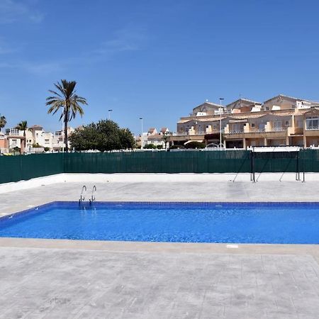 Casa Alex Torrevieja- Holiday House - Con Piscina Comunitaria Luaran gambar